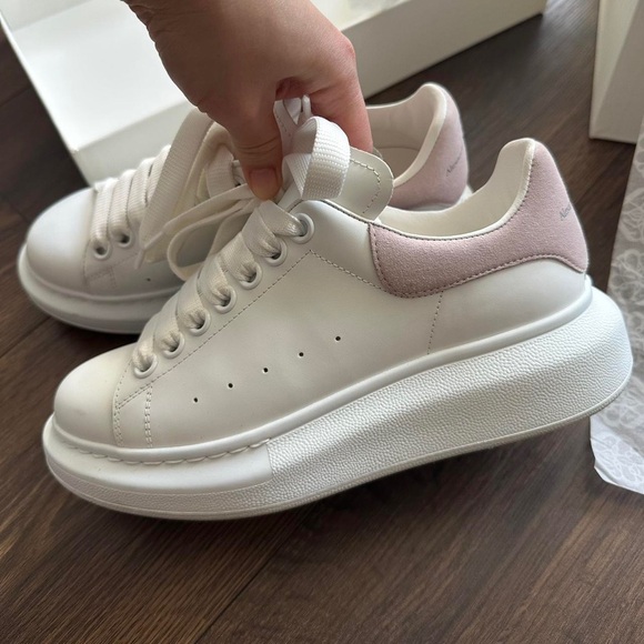 Alexander McQueen Women's Oversized Suede
Heel Detail Sneakers - Picture 2 of 15